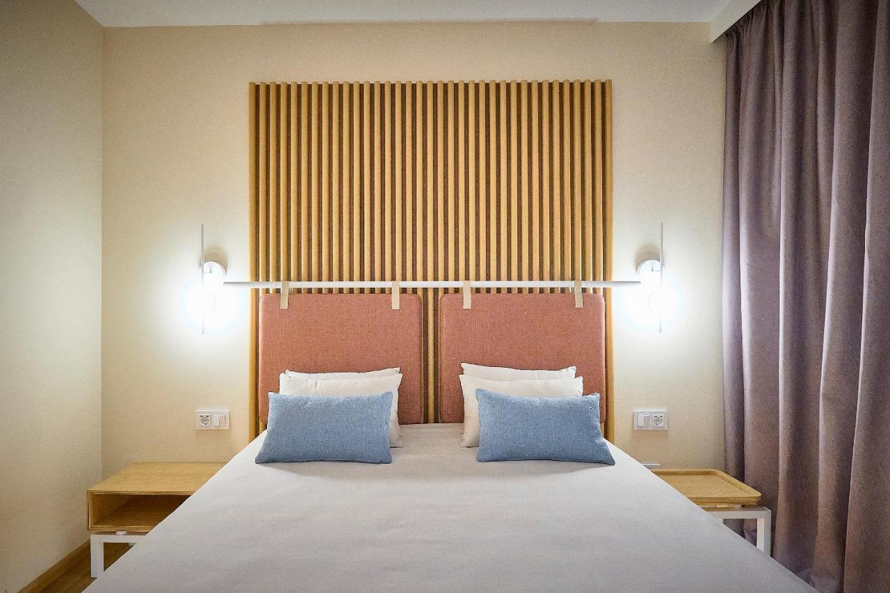 Hotel Leonor Conil Кониль-де-ла-Фронтера Экстерьер фото