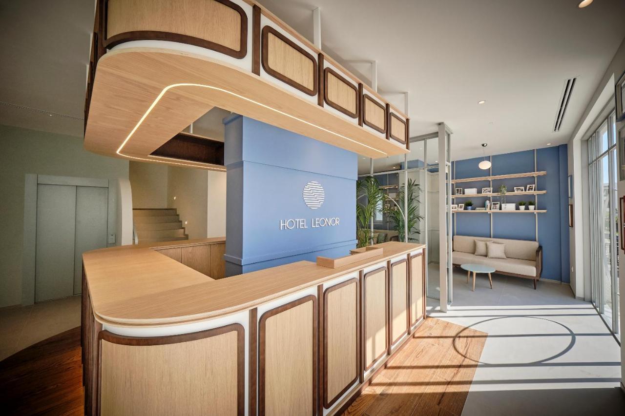 Hotel Leonor Conil Кониль-де-ла-Фронтера Экстерьер фото