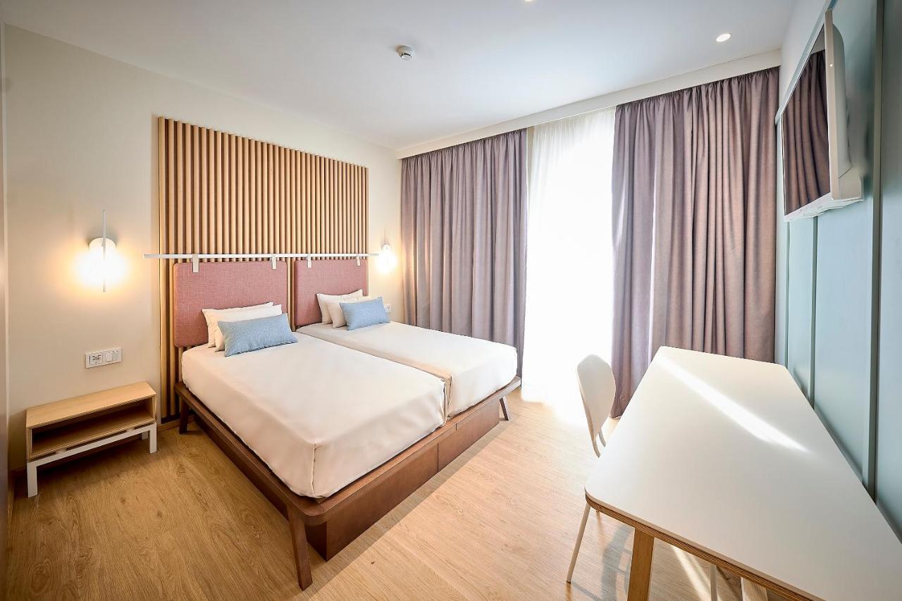 Hotel Leonor Conil Кониль-де-ла-Фронтера Экстерьер фото